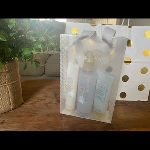 Fragrance-Free Satin Hands Pampering Set!